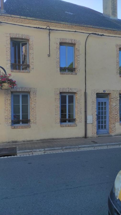 Aubigny Sur Nere Aparthotel Екстериор снимка